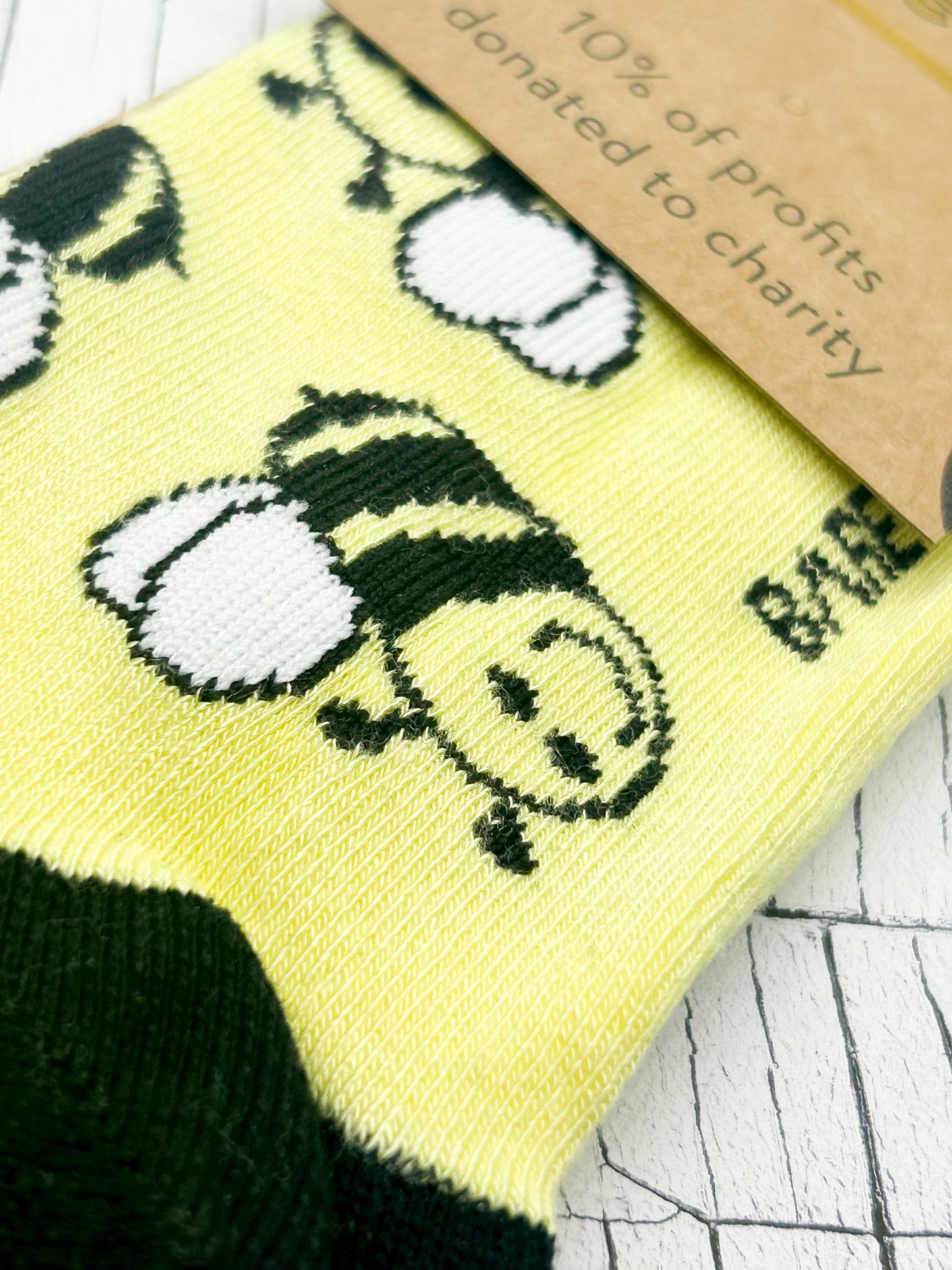 Bee Bamboo Trainer Socks Adults 4-7