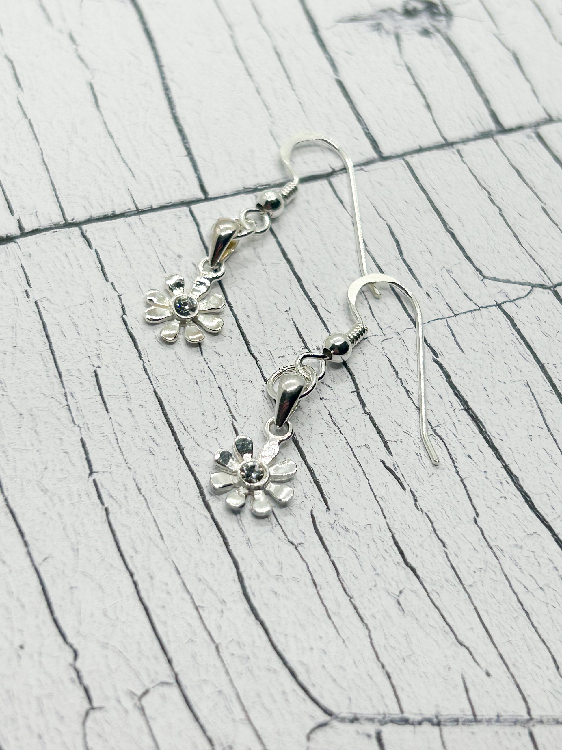 Sterling silver flower earrings - Eve & Flamingo 