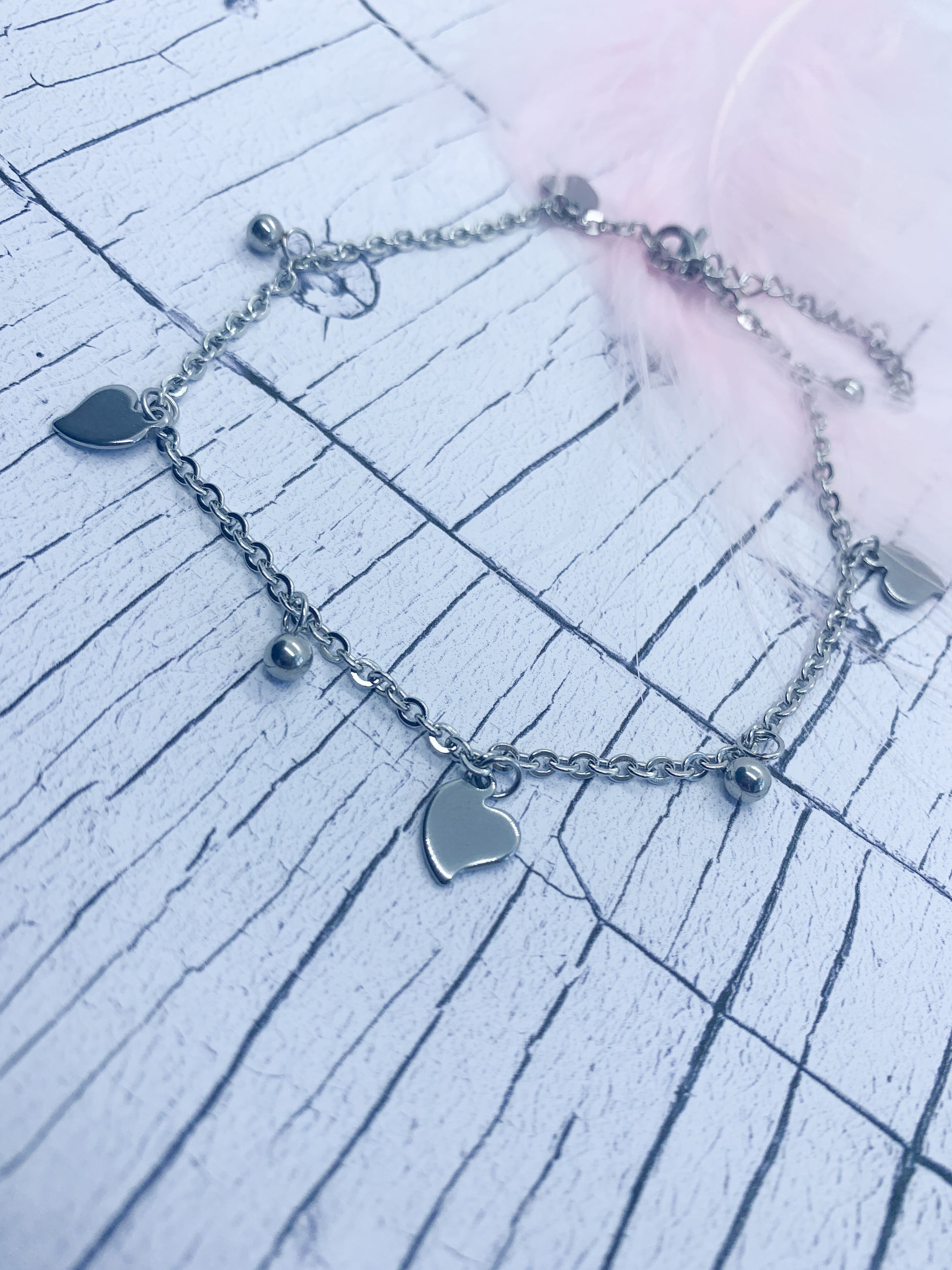 Heart and ball charm anklet - Eve & Flamingo